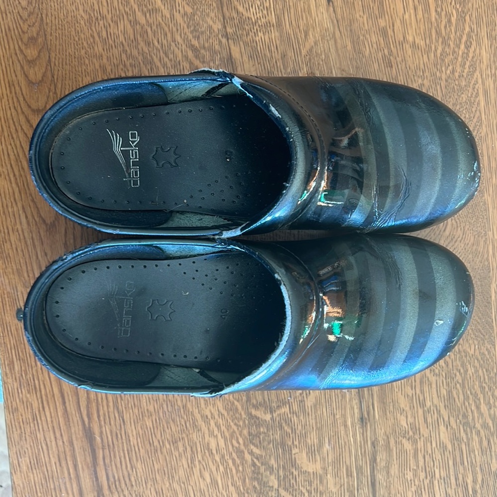 Patent leather Danskos size 40